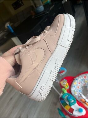 Nike Women's Low-Top Sneakers in Blush Pink and White